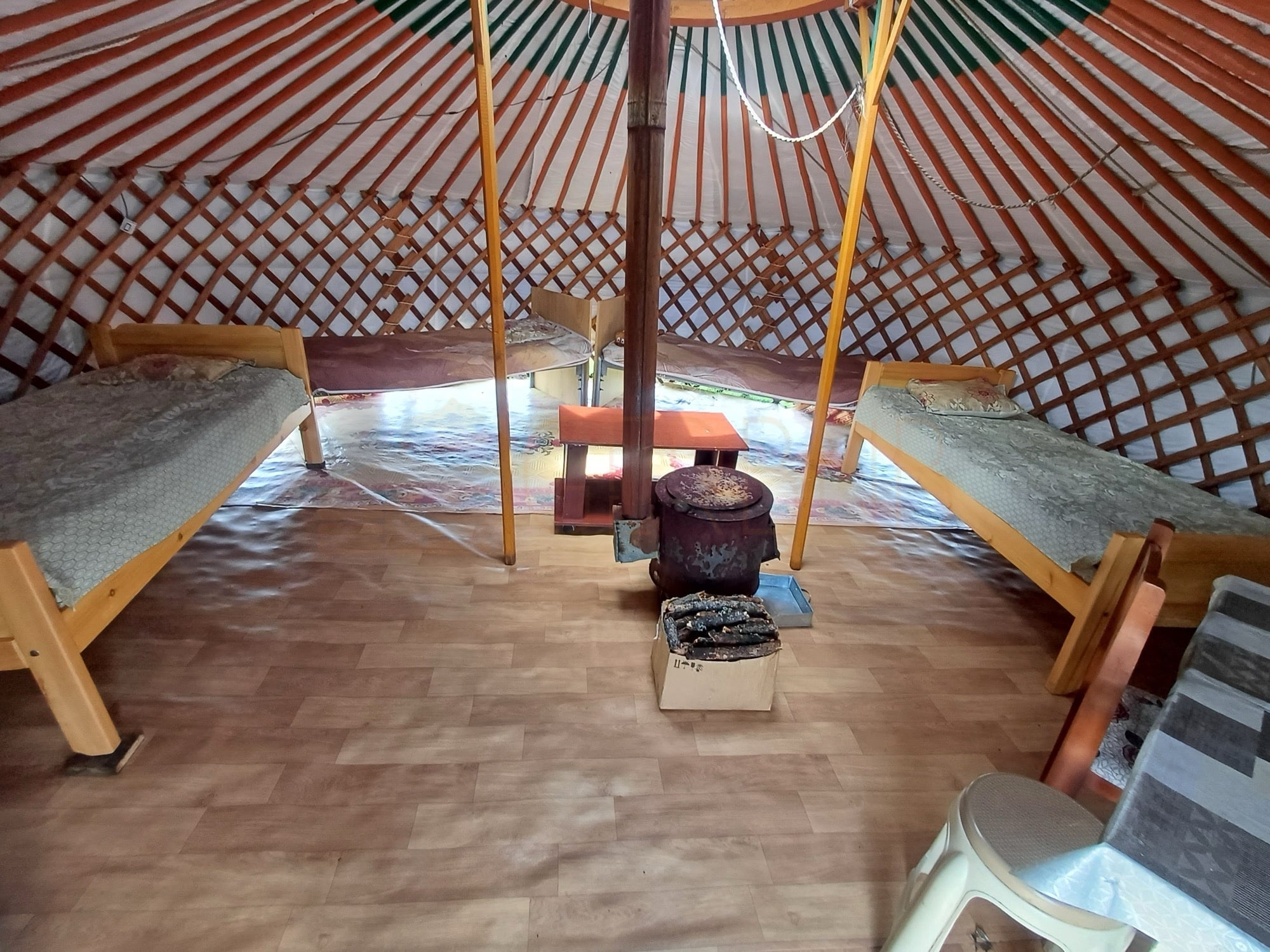 Bugat soum ger stay near Erdenet: Guest ger В. (Ger interior)