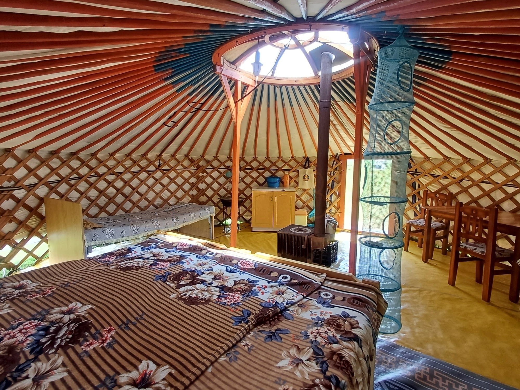 Bugat soum ger stay near Erdenet: Guest ger А. (Ger interior)